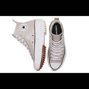 ✨👟Brand New Converse Run Star Hike Hi👟✨